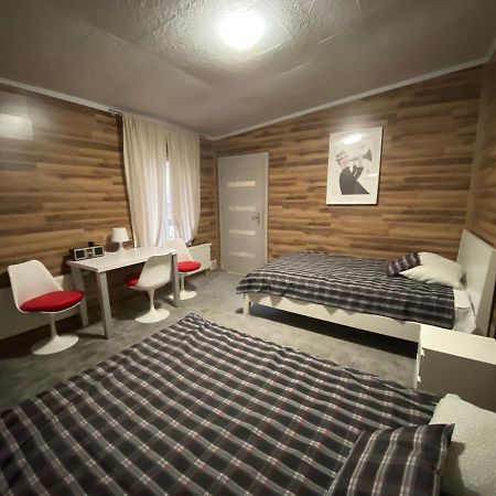 Hostel Piaseczno Piaseczno  Kültér fotó